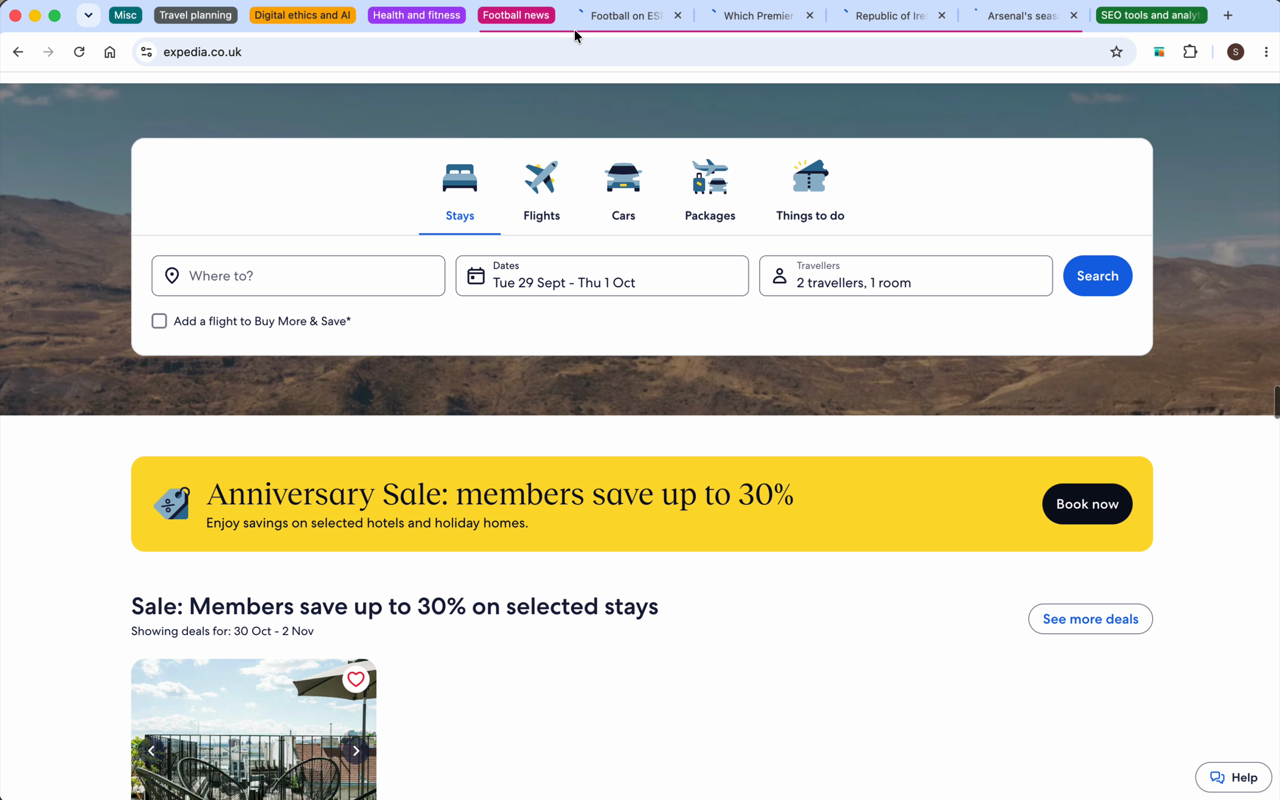 Browser tabs organized into colour-coded groups